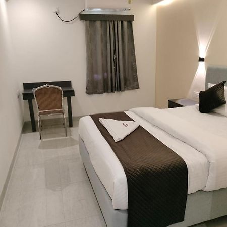 Hotel Paramount Visakhapatnam Exterior photo