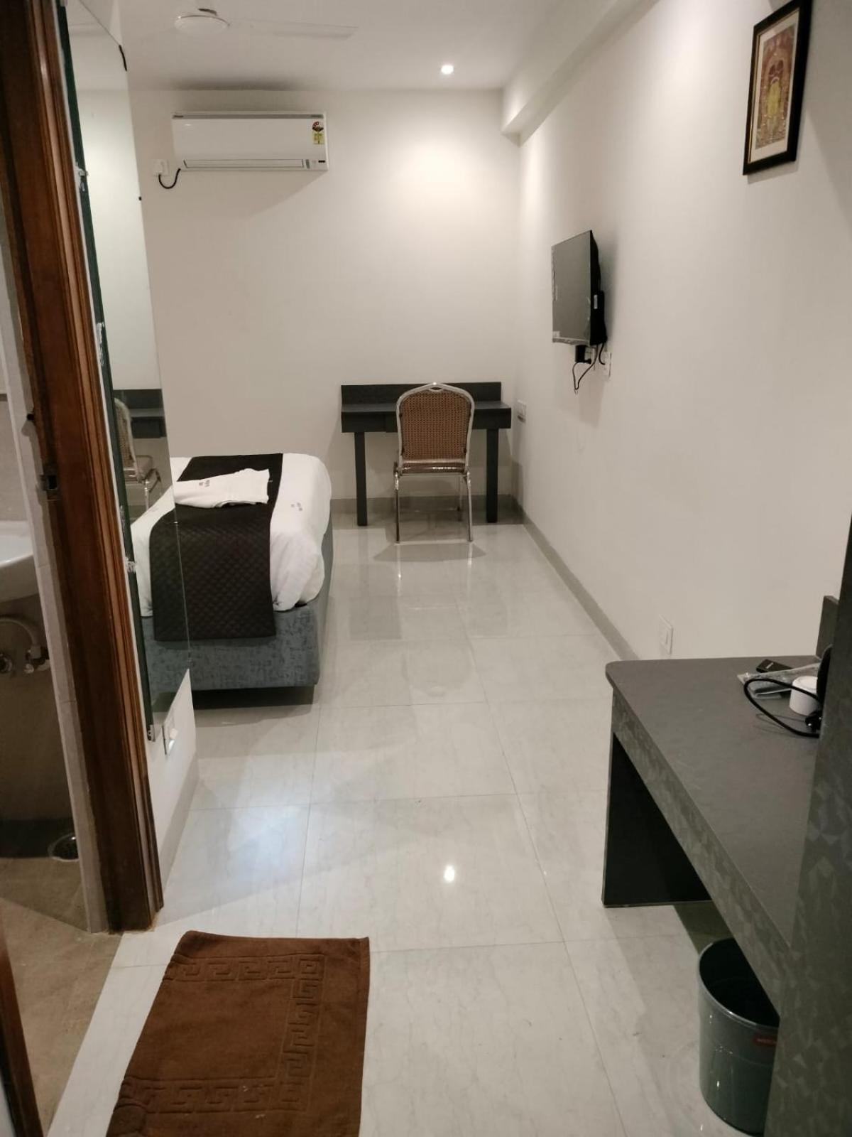 Hotel Paramount Visakhapatnam Exterior photo